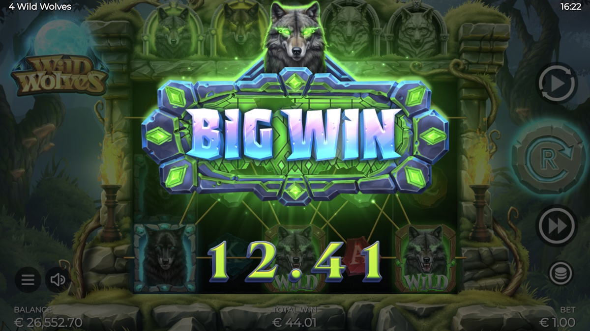 A big win in 4 Wild Wolves by SlotMatrix