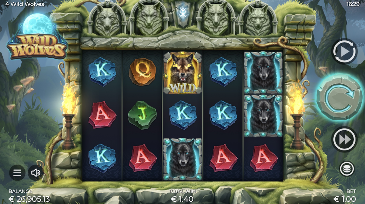Base game in 4 Wild Wolves by SlotMatrix
