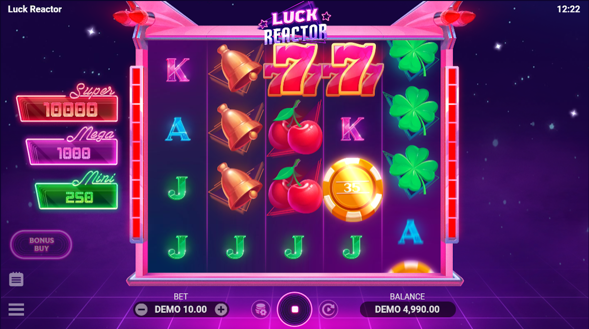 Base game in Luck Reactor by Evoplay