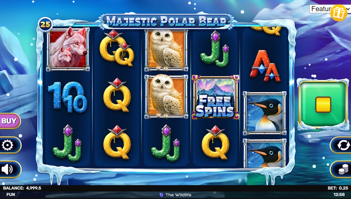 Base game in Majestic Polar Bear by Spinomenal